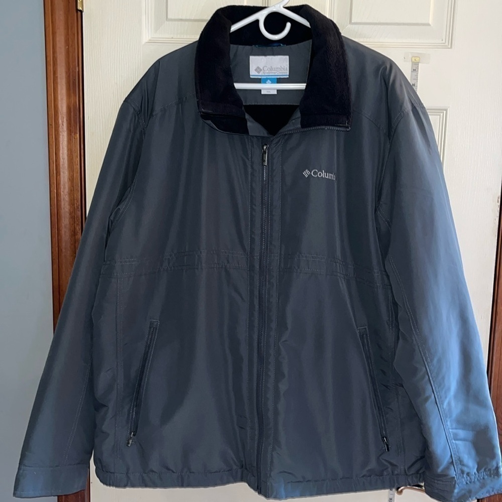 Columbia-XXL-gray-black inside, full zip, jacket/coat. Embroidered logo on chest